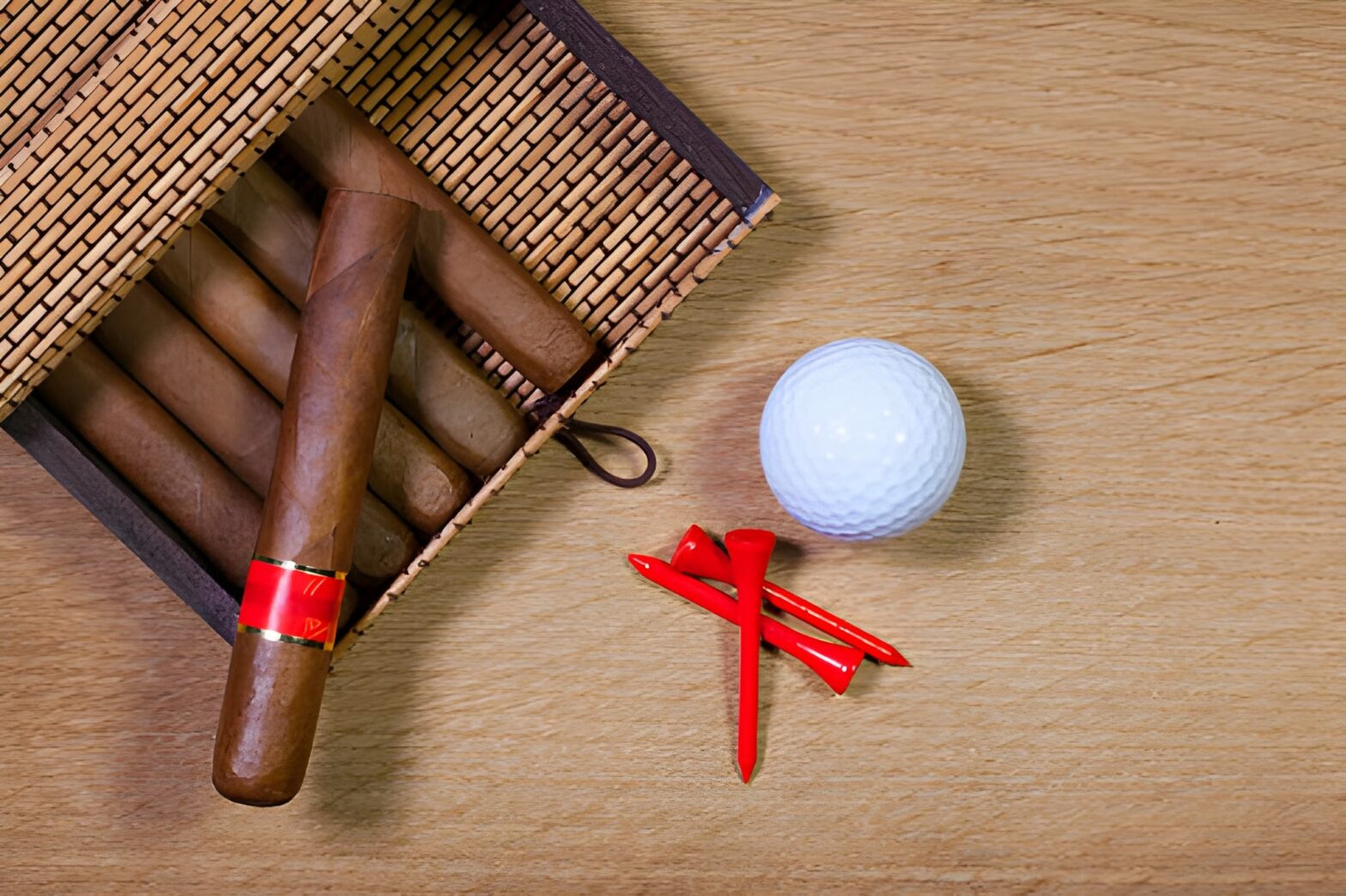 Cigars and golf outing in New Jersey, the perfect combo for leisure.